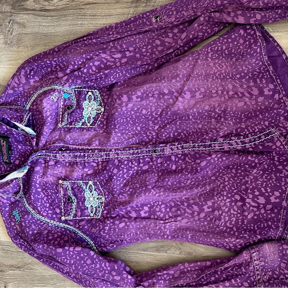 Roar top - Picture 1 of 3